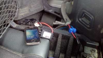 The phone, usb power and 12v feed all wired up